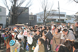 聖徳太子節分会　豆まき子